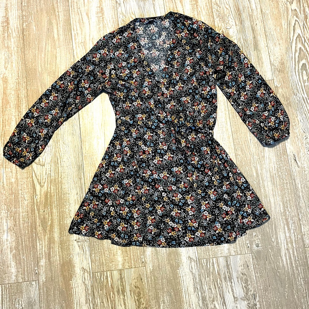 💃🏼Cute Long Sleeve Wrap Dress